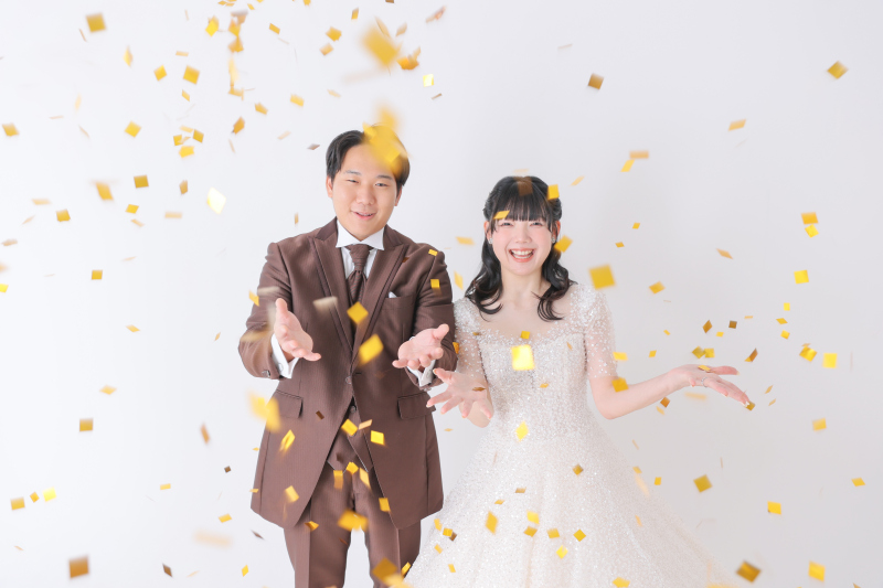 白の背景は撮り方次第で色々な雰囲気に！小物をお持ち込みいただいた方にもピッタリです！