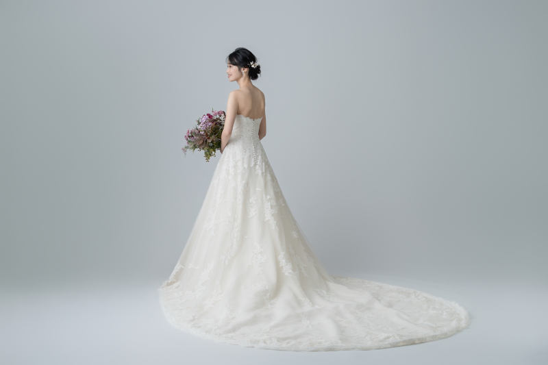 【土日UP料金無料など選べる特典付】フォーマルなお写真が撮りたい方に！洋装スタジオ◇100カット以上データ◇美肌ライブレタッチ付