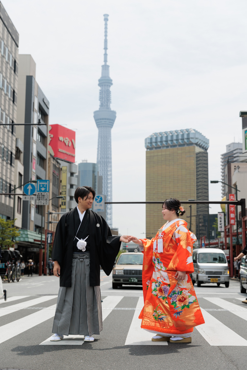スカイツリーをバックに