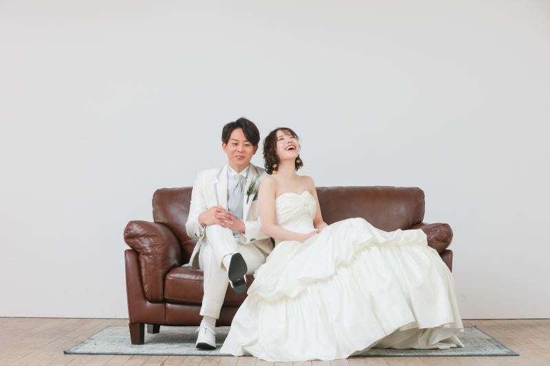 シンプルな背景で