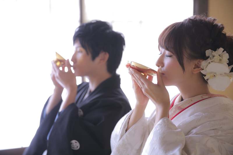 盃を交わして。