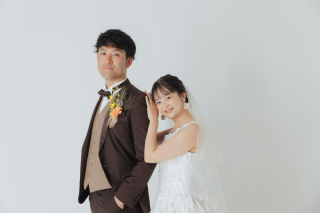 和洋スタジオでお二人らしい雰囲気を！【和装屋内庭園＋洋装ハウススタジオ】