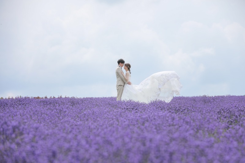 ドレスにも動きをつけつつ、、、