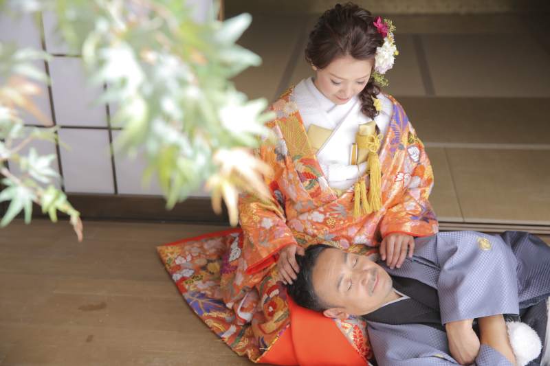 穏やかな縁側でうたた寝