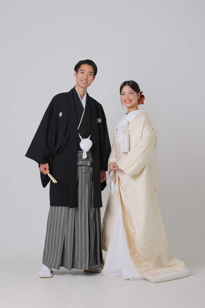 伝統的なポージングも