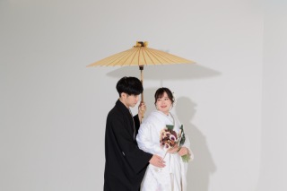 ぬいぐるみや思い出の品と一緒に