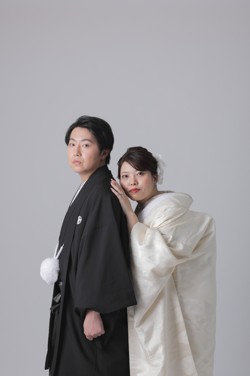 ご新郎様の肩に。