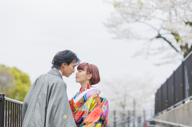 桜をバックにパシャリ