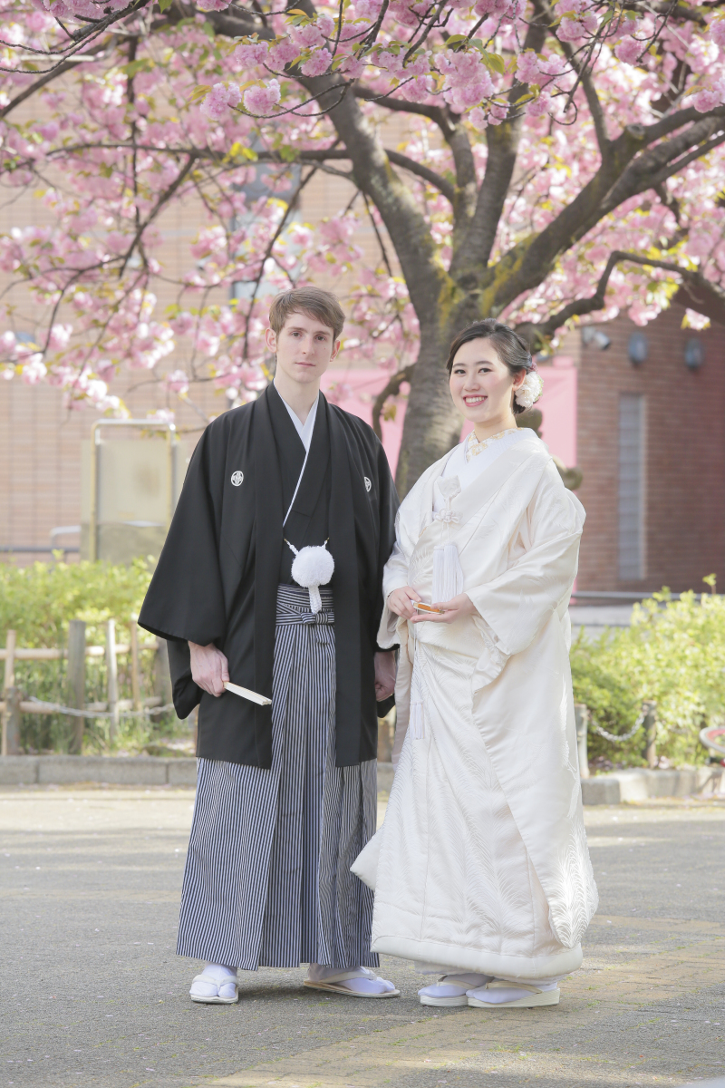 遅咲きの八重桜と