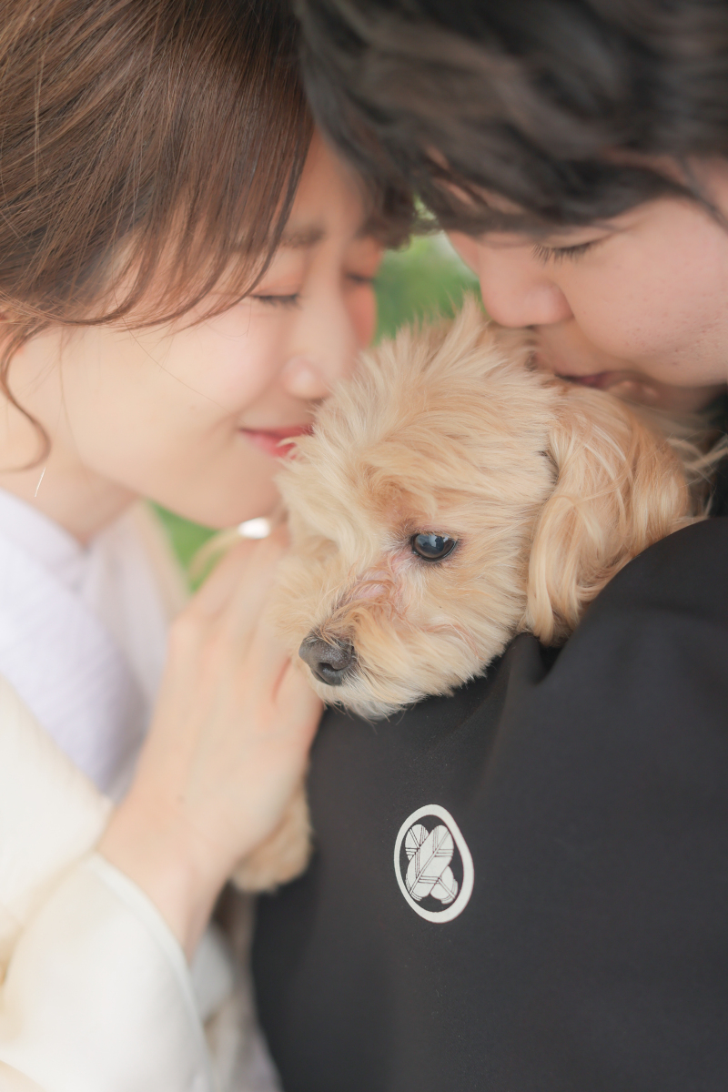 ワンちゃんにキス？！！