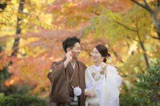 和装と紅葉で美しい撮影を！【旧安田庭園ロケーション】