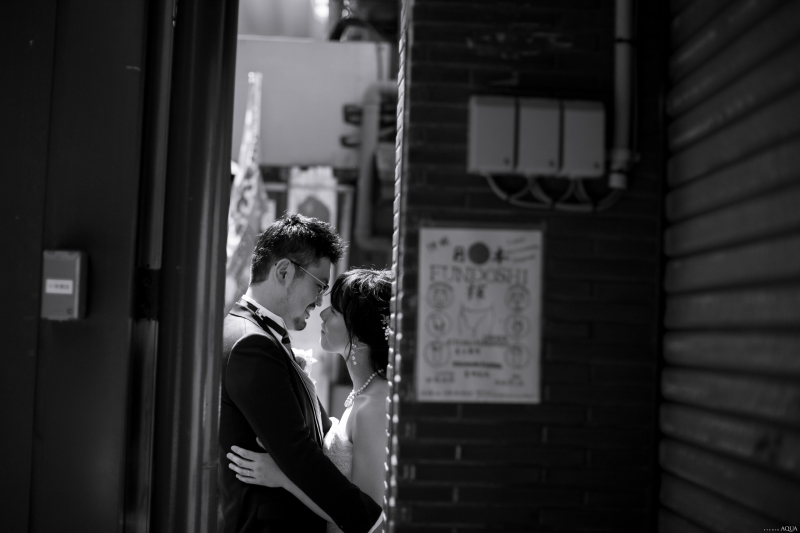 路地裏の隙間から