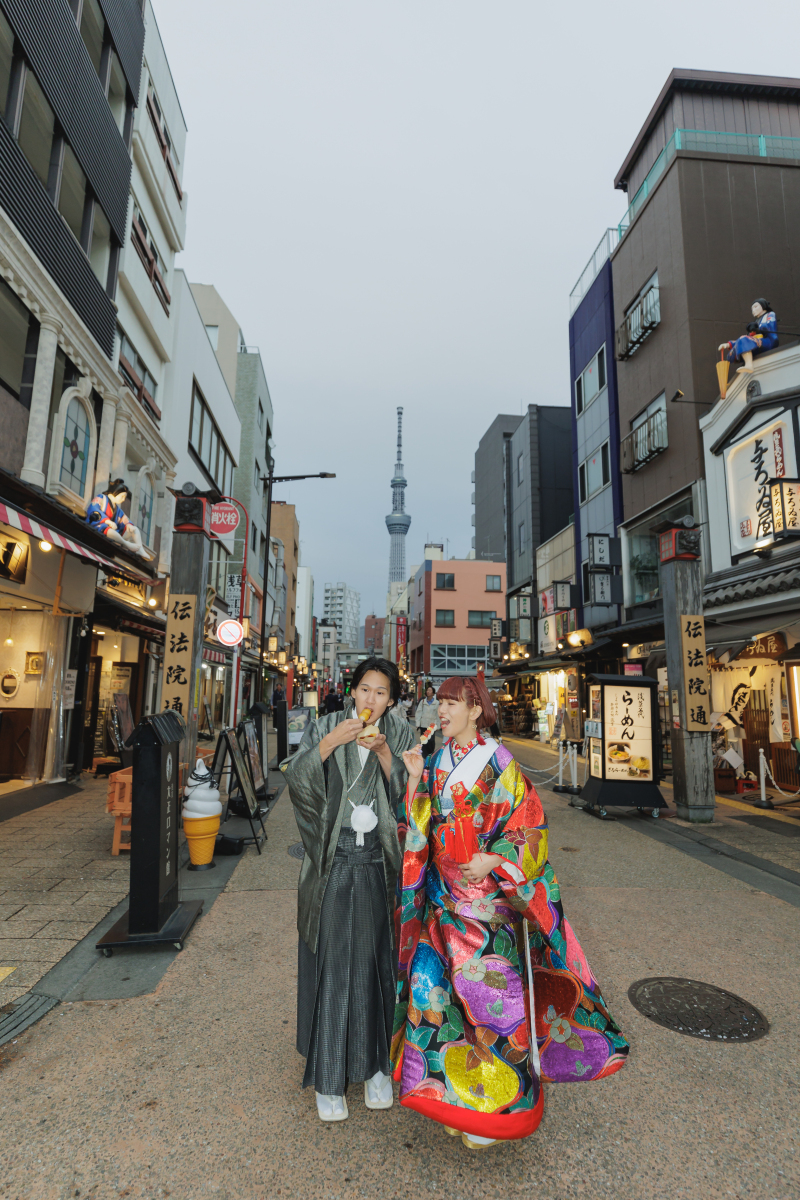 食べ歩き姿もパシャリ