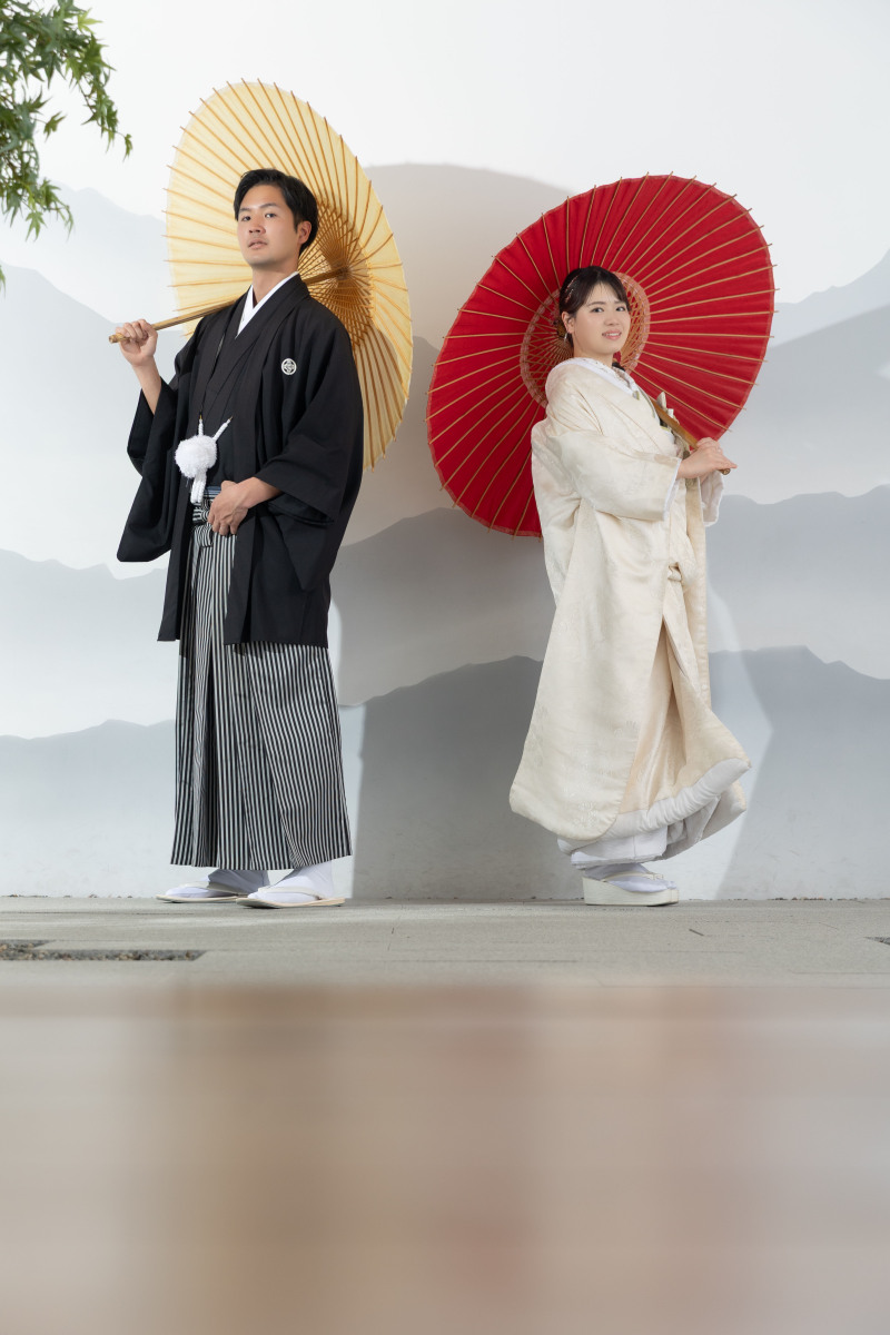 和傘を使った立ち姿