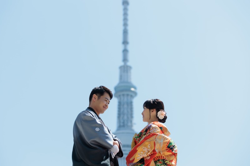 スカイツリーを背に
