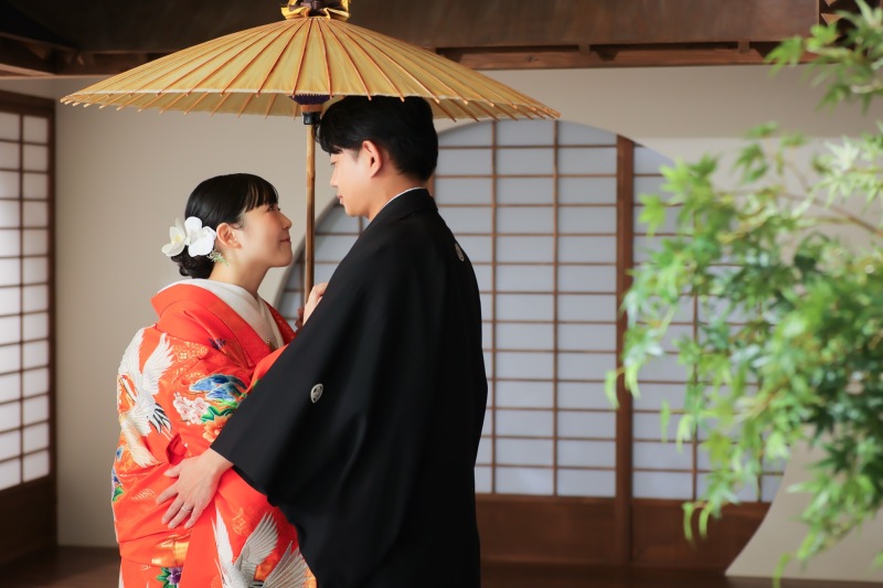 一つの傘に、ふたつの笑顔！