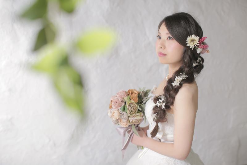 長い髪の毛を活かして。