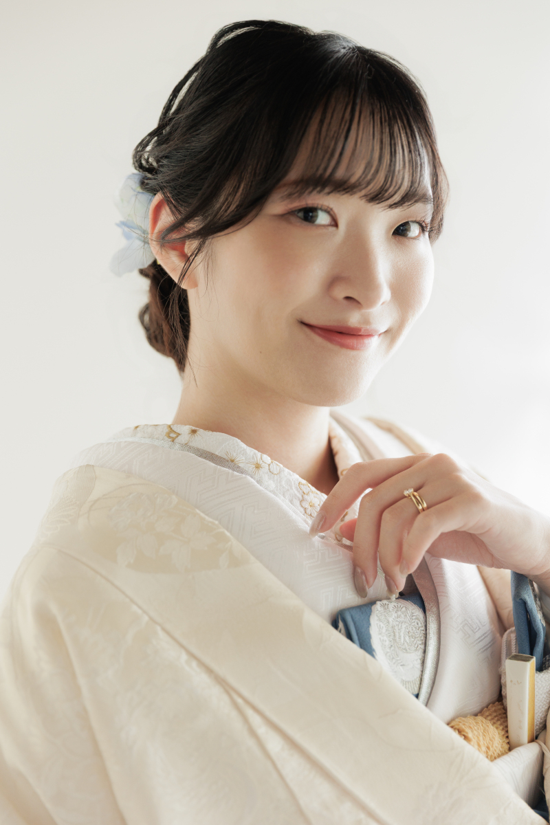 柔らかい表情までお上手なご新婦様のソロカット 