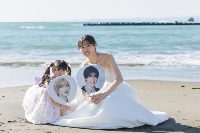 ジャンボうちわと一緒に