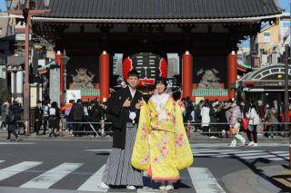 和装でスタジオ＆雷門撮影