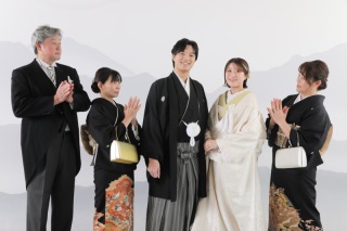 屋内庭園スタジオで家族写真！