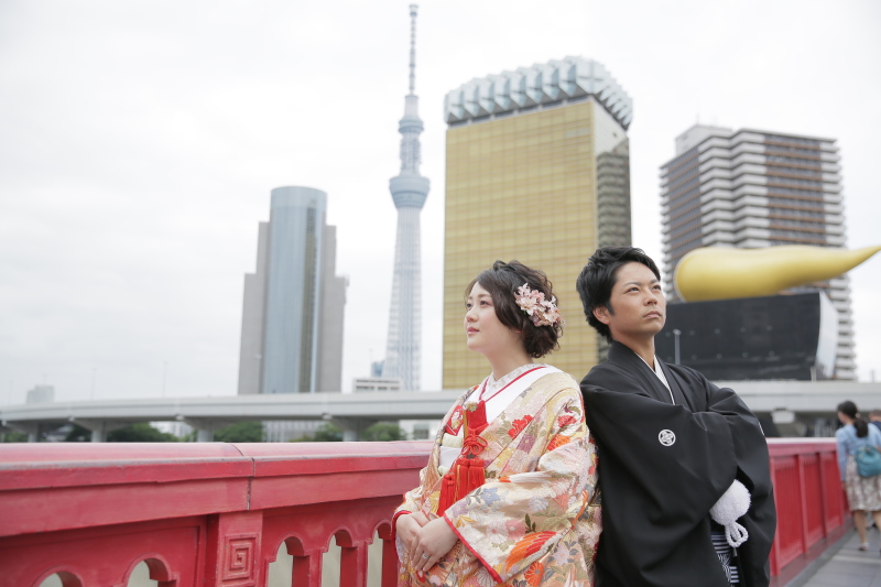 スカイツリーをバックに