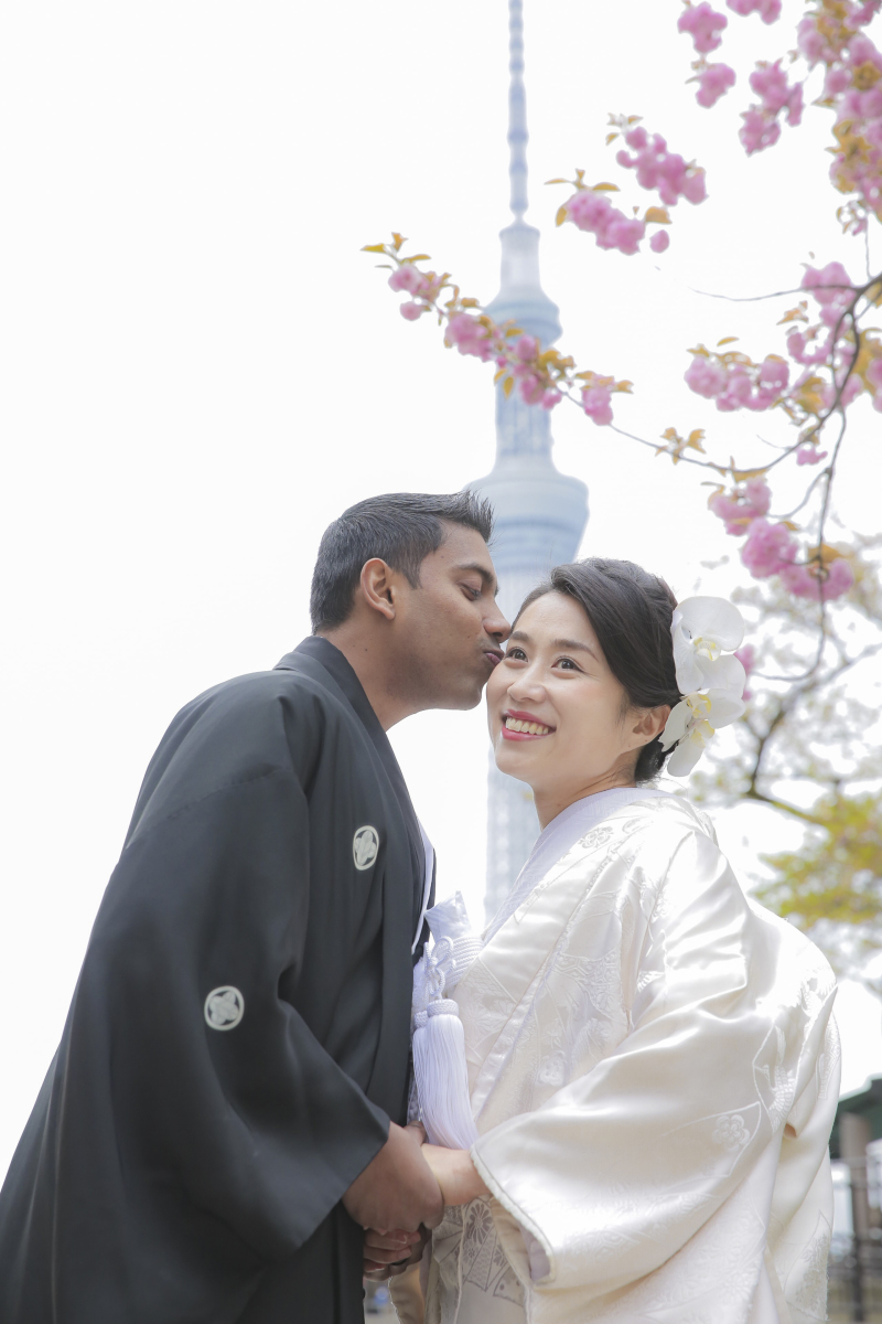 八重桜とスカイツリー