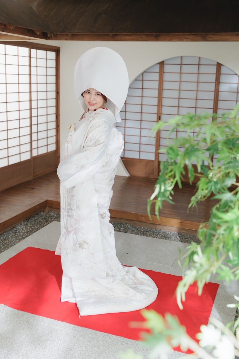 綿帽子姿が美しい後ろ姿