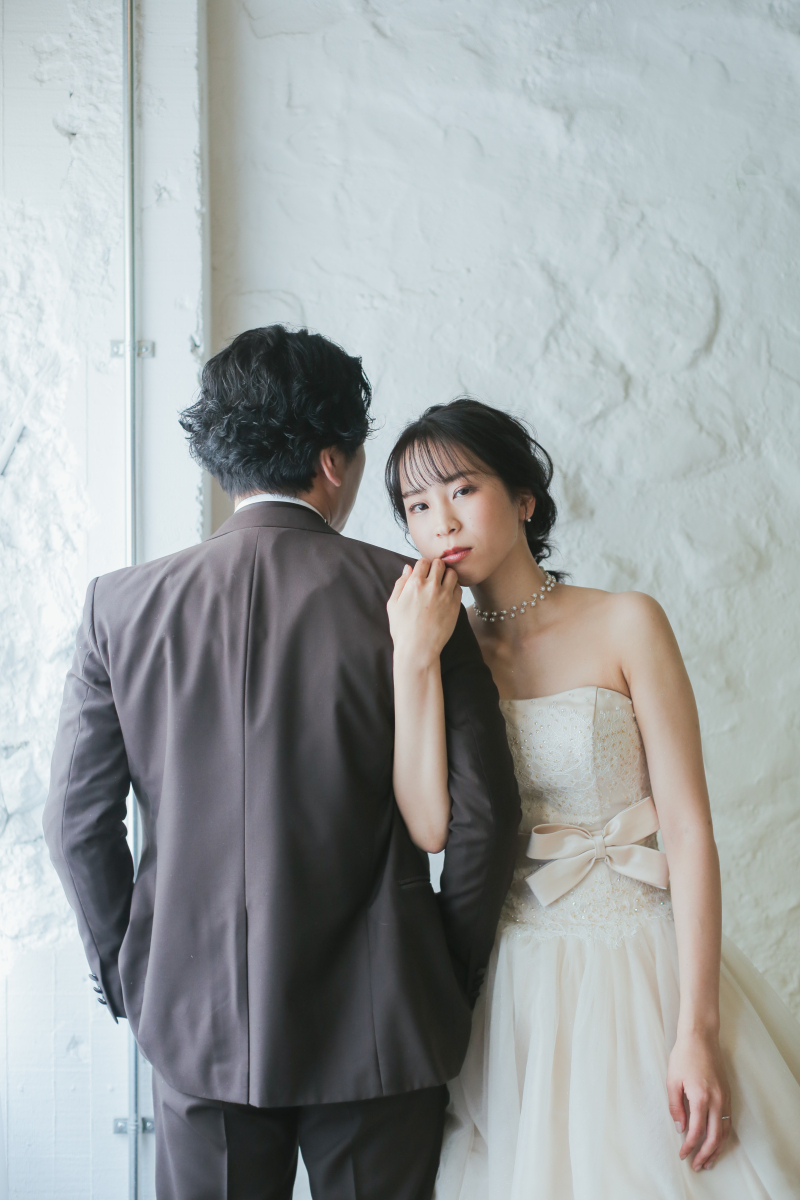 クールな表情も