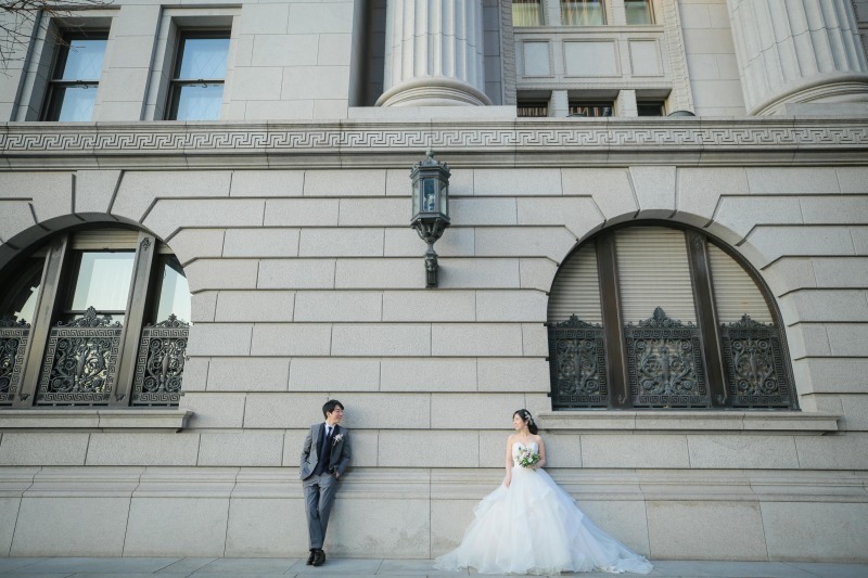 明治生命ビル前にて