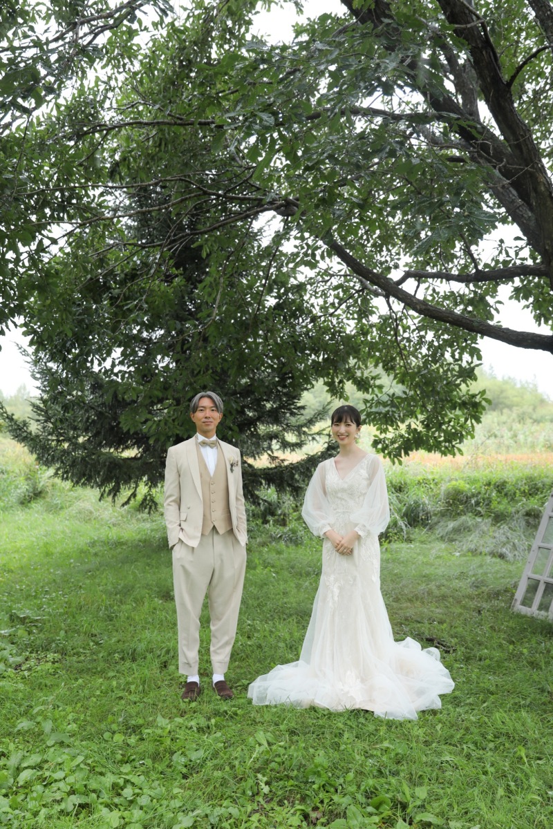 雨をしのぎながら