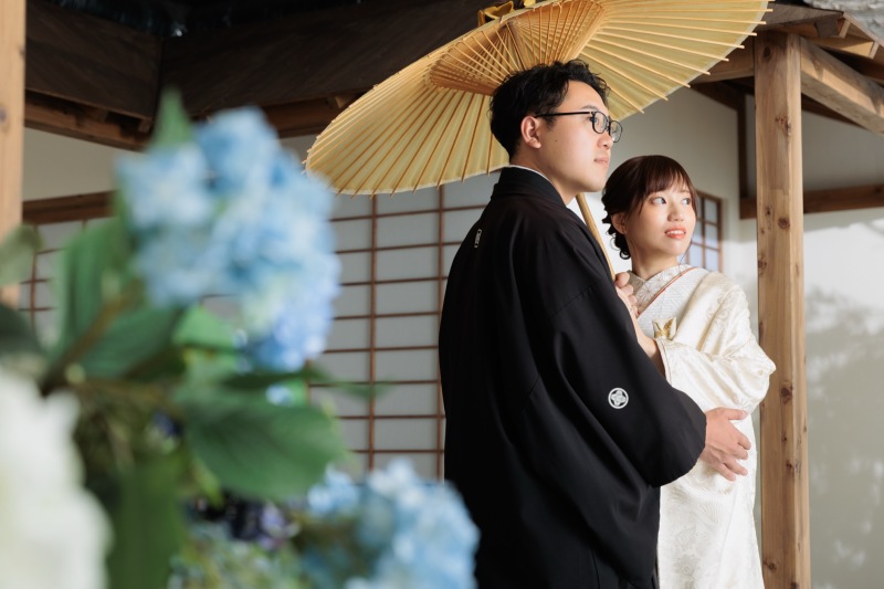 紫陽花と和傘で