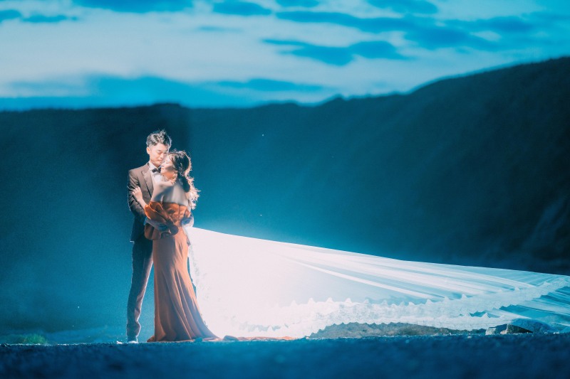 バックライトに照らされて、