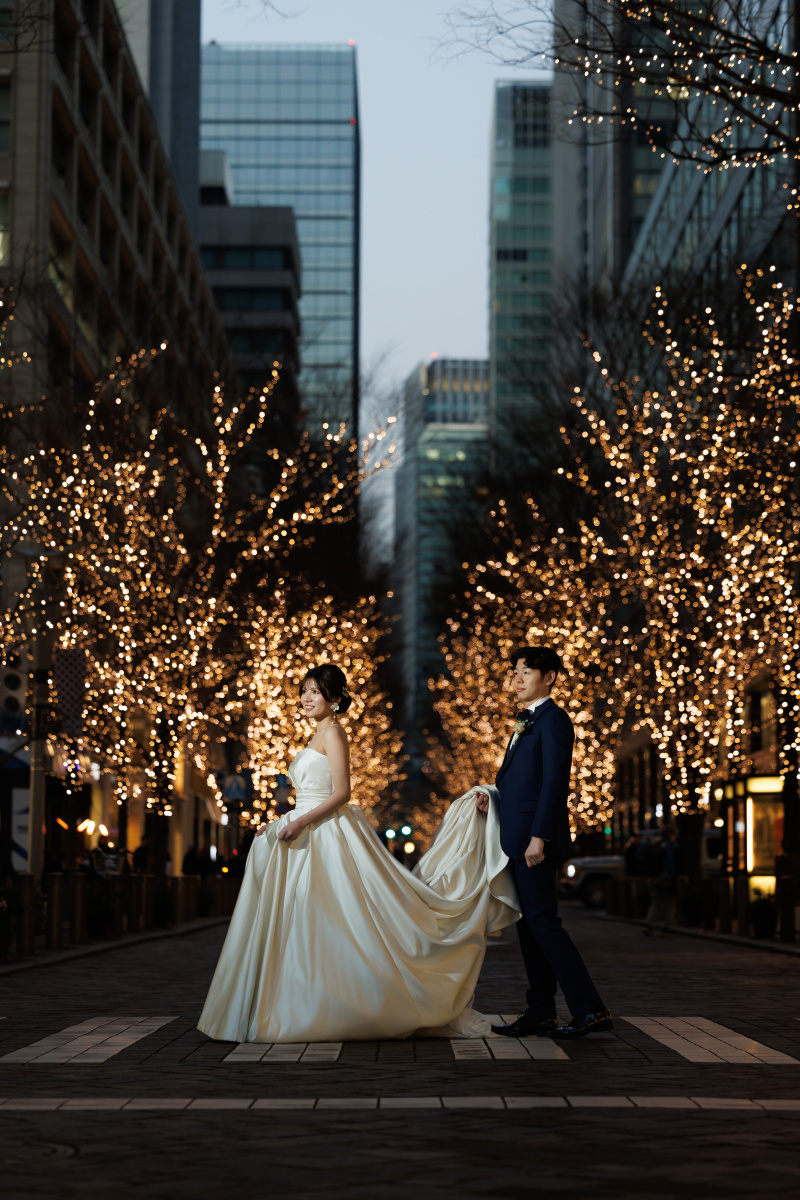 イルミネーションの中で