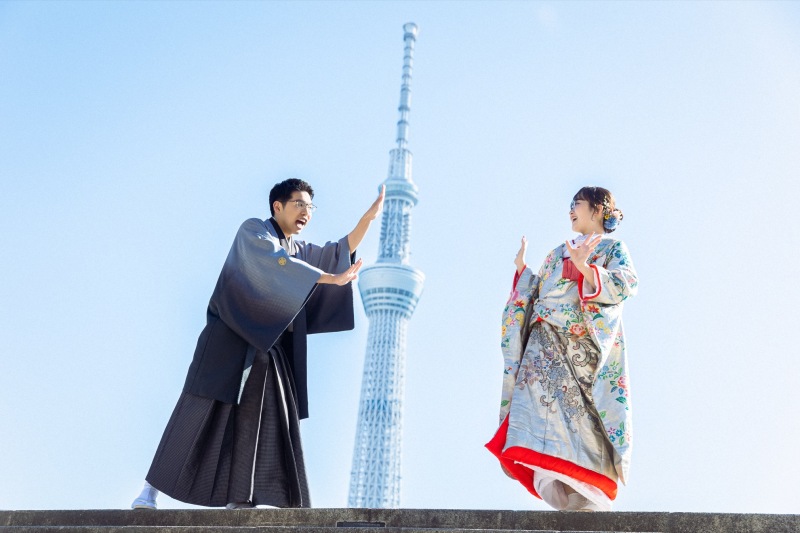 メロンパンの次、全力でスカイツリーを押そうと挑戦