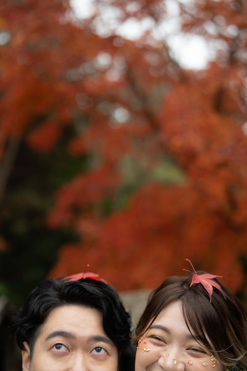 お茶目に紅葉を頭の上に