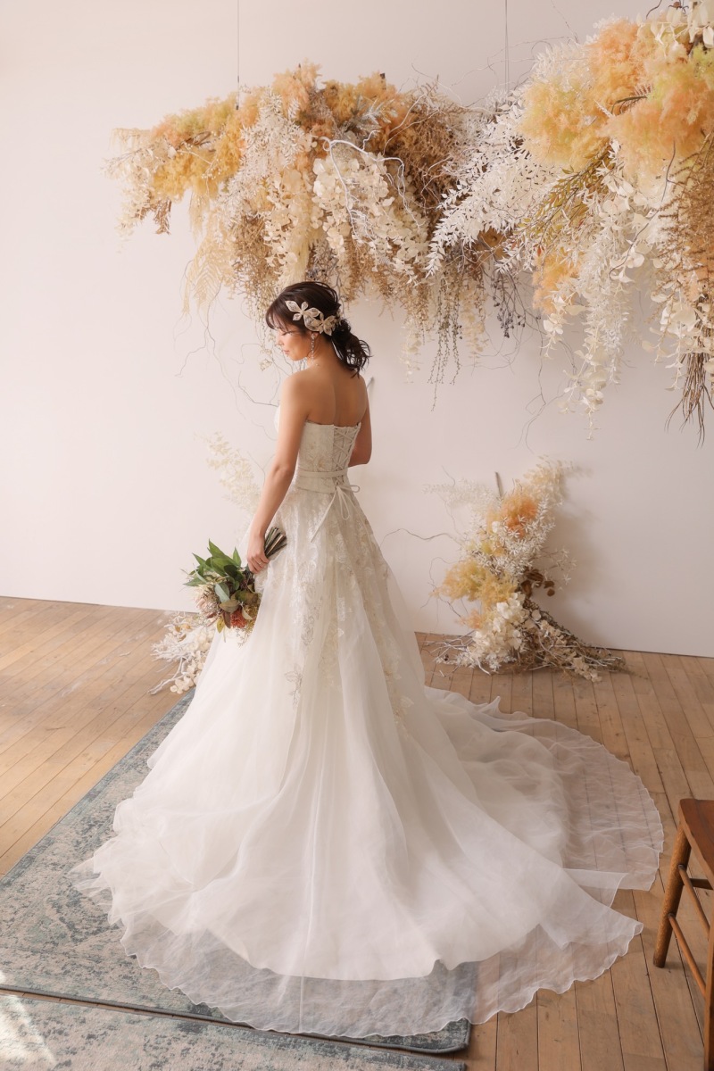 ドレスでの後ろ姿