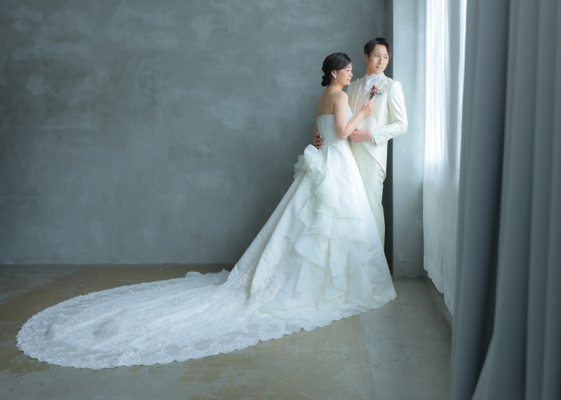 シックなグレーの壁紙