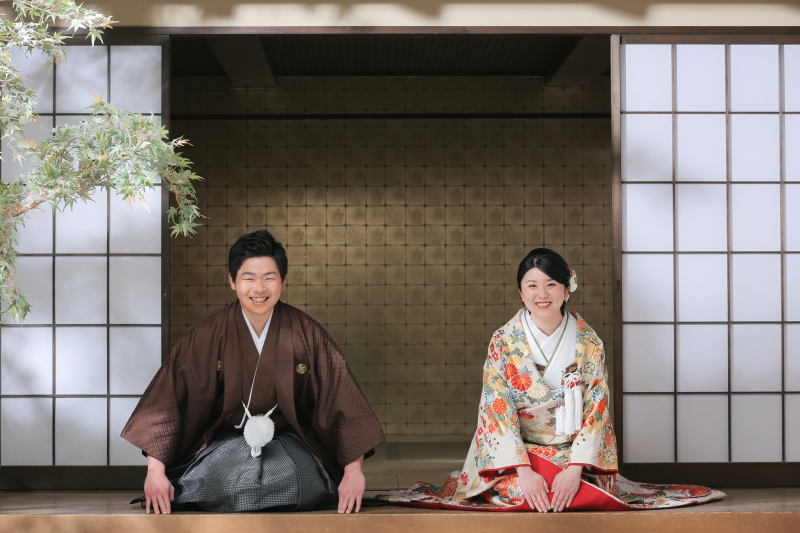 縁側で正座撮影