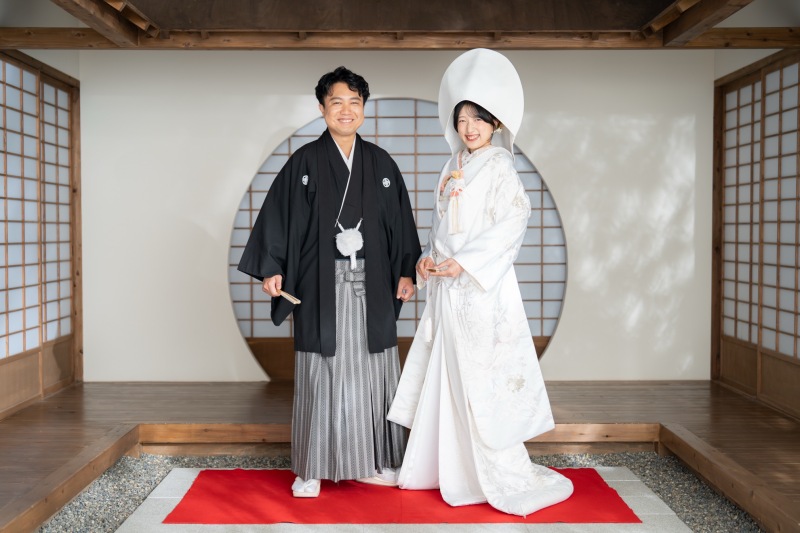 伝統の美に包まれて、凛とした立ち姿
