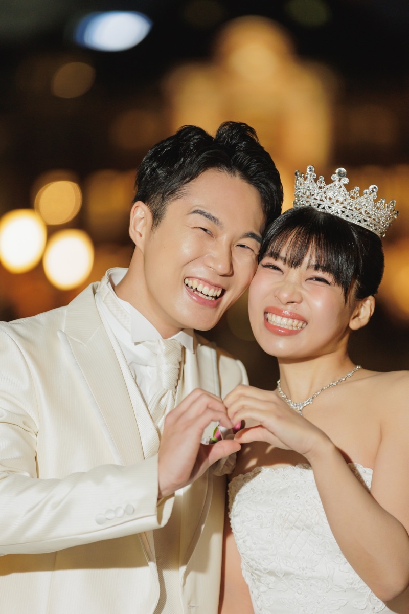 おふたりの「思い切りの笑顔」。