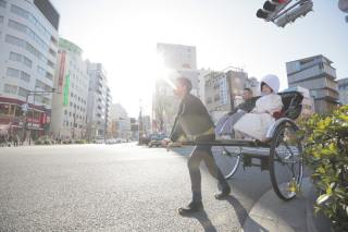 大人気の人力車+浅草巡りロケーション