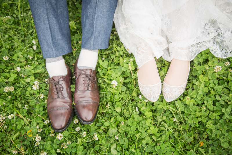 やっぱりデニムコーデが人気♪ナチュラルなウェディングフォトでお二人らしく！