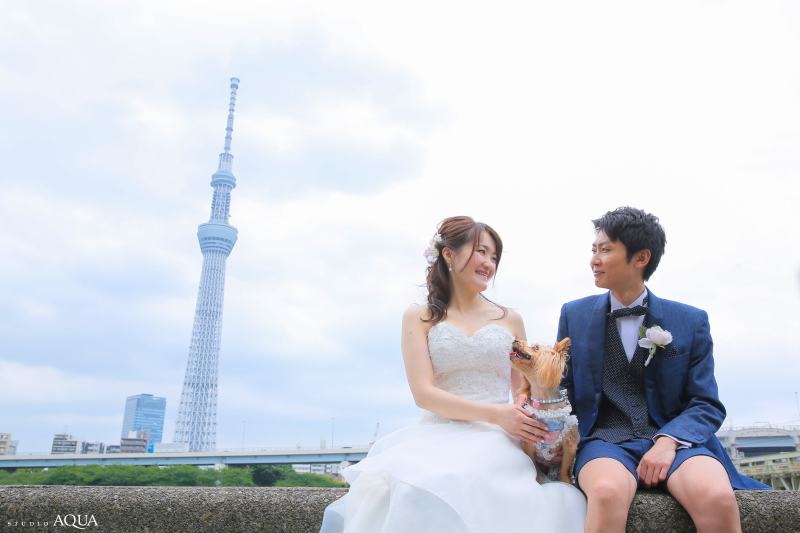 スカイツリーをバックに