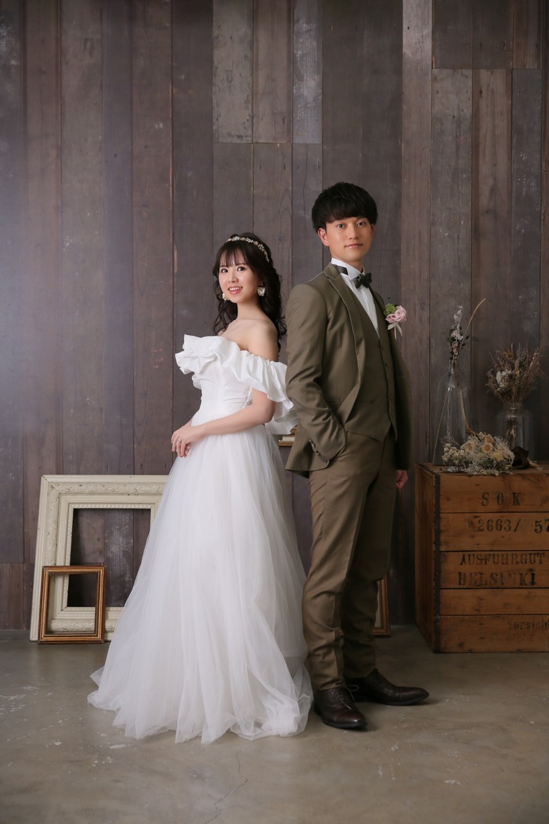 ブラウンの背景で