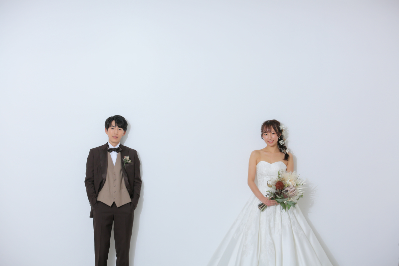 シンプルな背景で