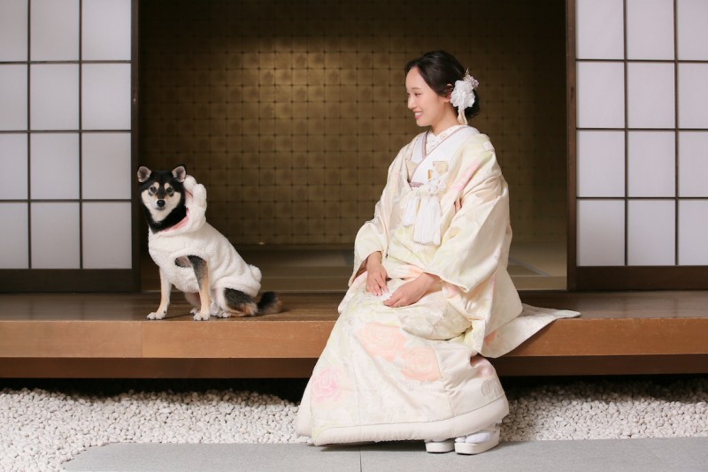 ワンちゃんとご新婦様のツーショット