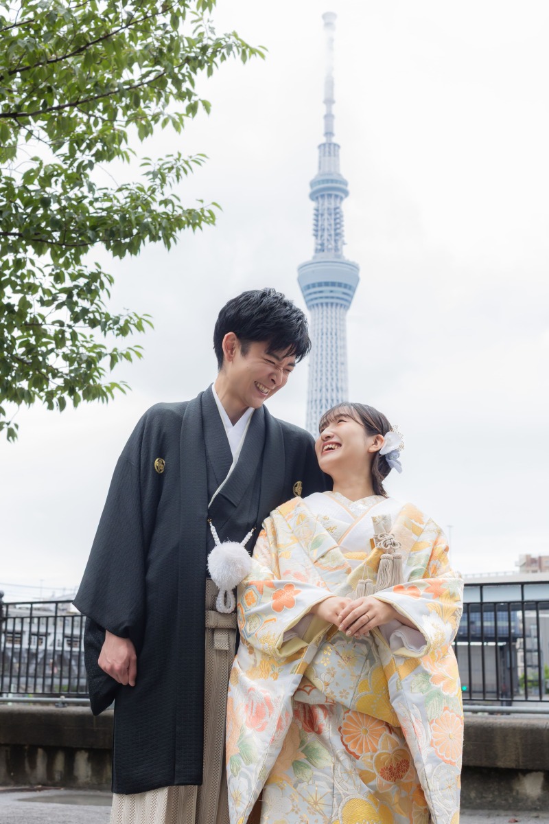 スカイツリーの前で