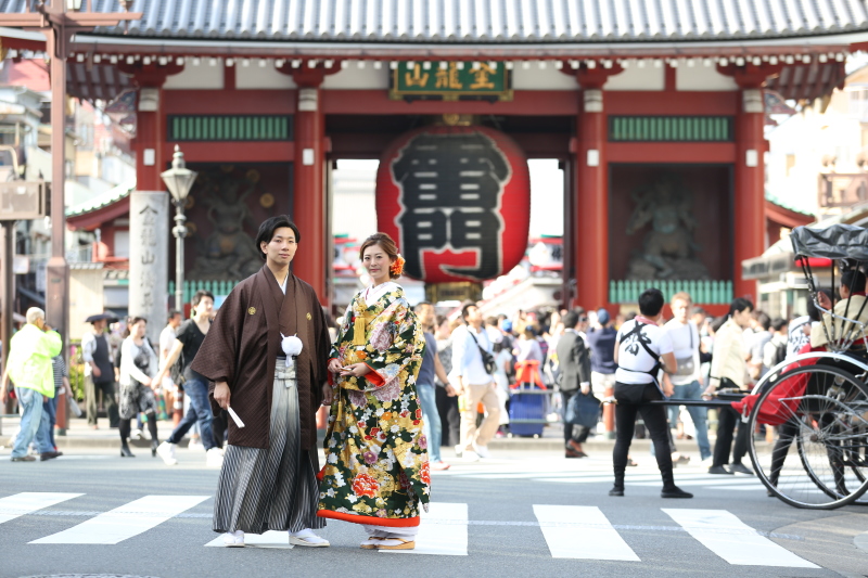 屋内庭園と雷門