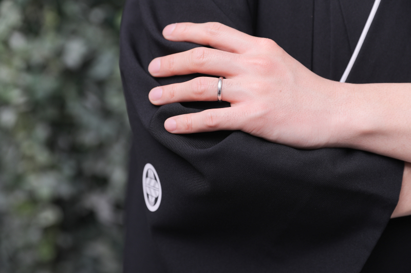 ご新郎様の手元も